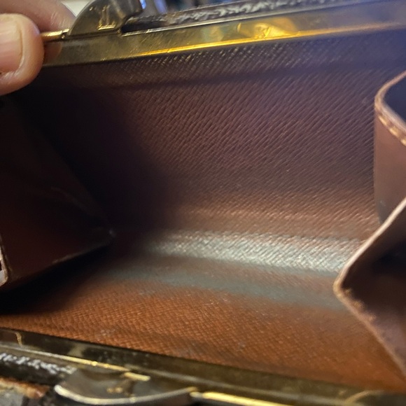 AUTHENTIC Louis Vuitton Monogram Wallet - Picture 10 of 15